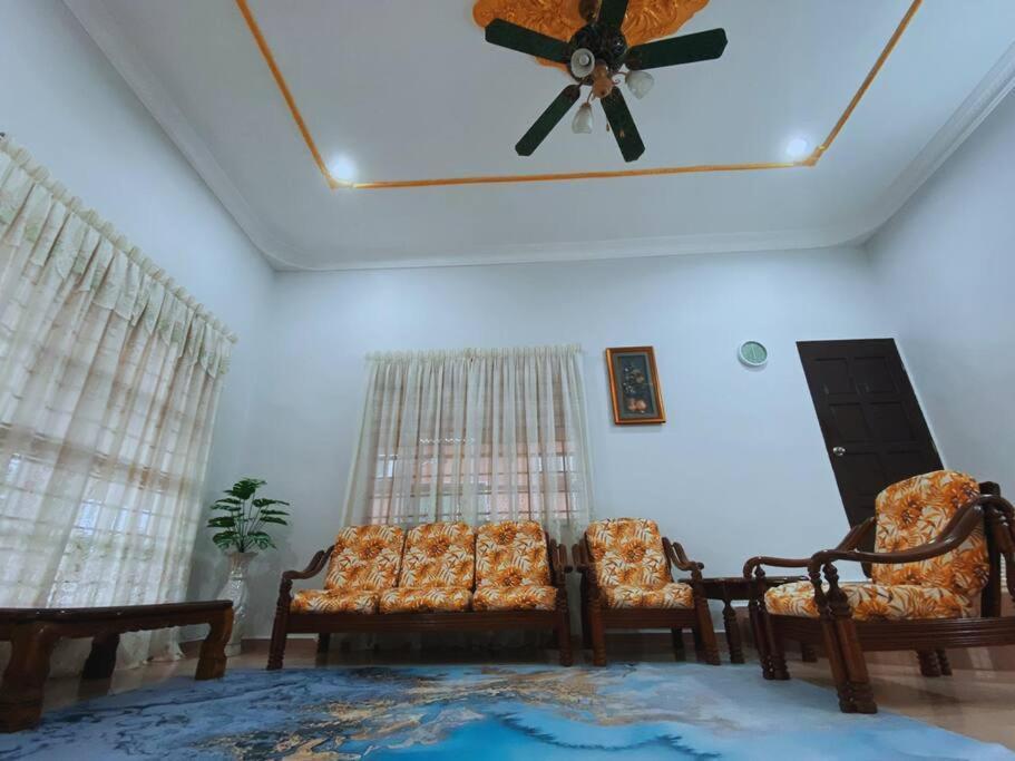Qastina Gunong Soga Rumah percutian Batu Pahat